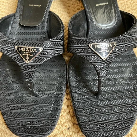 Prada Vintage Black Logo Toe-Post Sandals - Picture 4 of 16